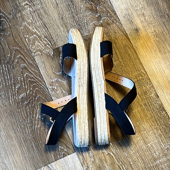 ON Shoes - Picture 2 of 4